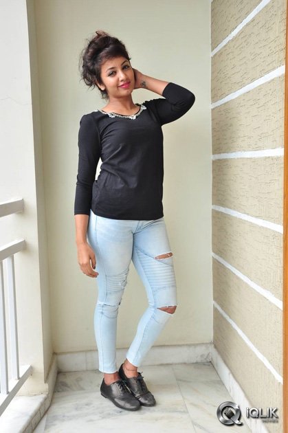 Tejaswi-Madivada-at-Kerintha-Movie-Success-Meet